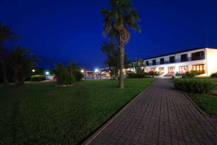 Hotel Club Santa Sabina Torre Santa Sabina Exterior foto